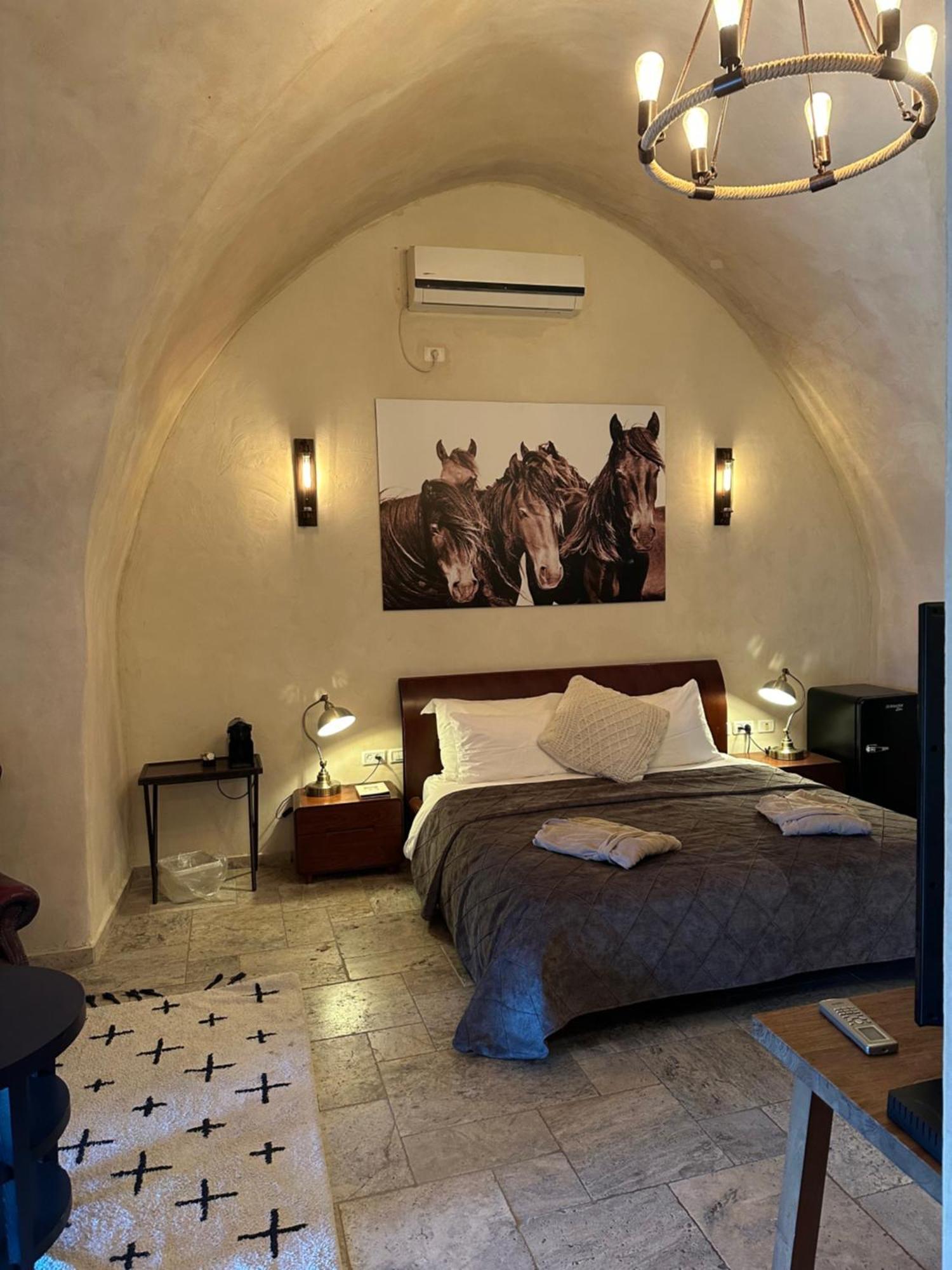 Dona Castle Hotel Тиберия Екстериор снимка