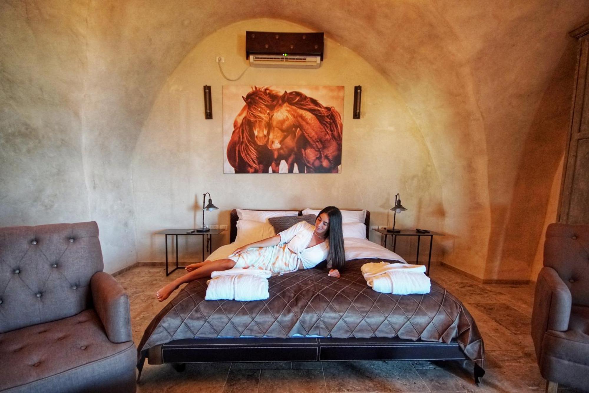 Dona Castle Hotel Тиберия Екстериор снимка